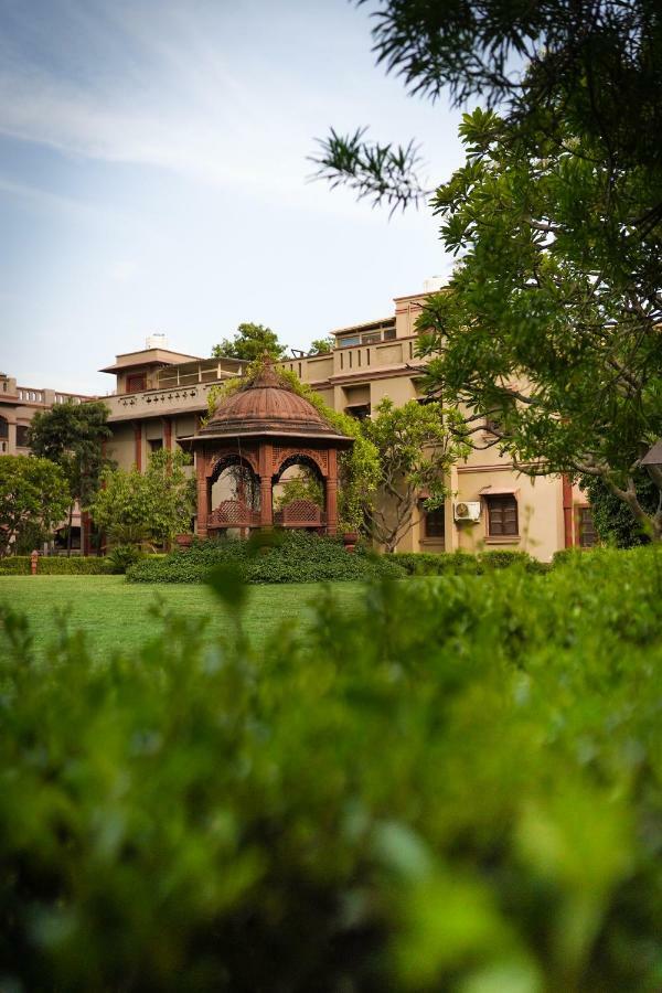 Mvt Guesthouse & Restaurant Vrindāvan Esterno foto
